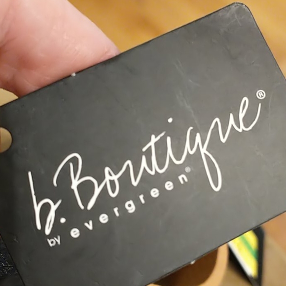 🇨🇦 Set of 3 Vegan Leather Wrist Cuffs - Picture 5 of 5